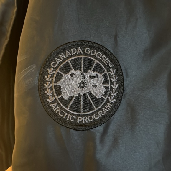 Canada Goose winter jacket. Super warm, very feminine fit, can tighten waist. - Picture 3 of 5